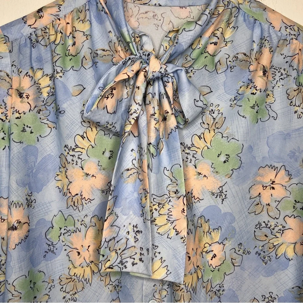 Vintage Floral Bow Tie Blouse - Picture 3 of 7